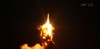 NASA 무인 로켓, 발사 6초 만에 공중 폭발