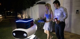 도미노피자, 로봇이 피자 배달…뉴질랜드서 완전자율 주행 시험