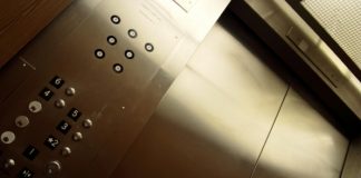 엘리베이터서 끊기는 전화, 사인곡선 무늬로 해결