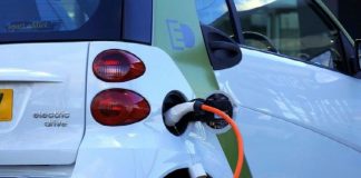 전기자동차 충전 시간을 초 단위로…’액체 배터리’ 고안