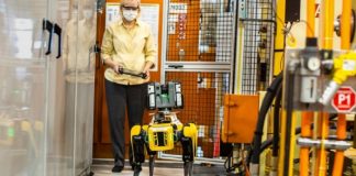 포드 자동차 공장에 취업한 사족보행 로봇 ‘스팟’